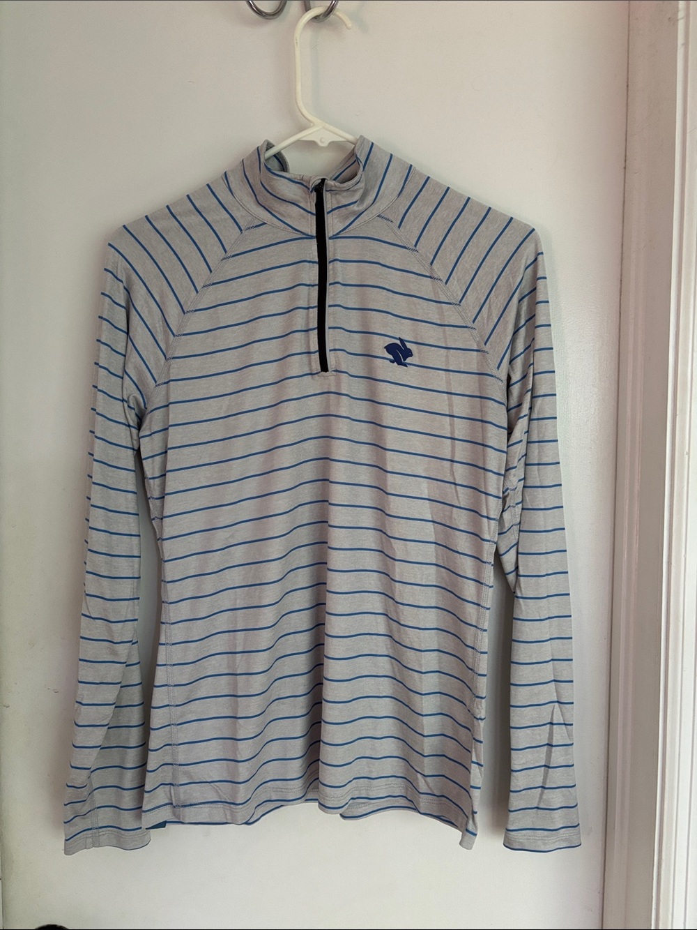 Women’s Rabbit EZ 1/4 Zip Light Gray w/ Blue Stripes sz med